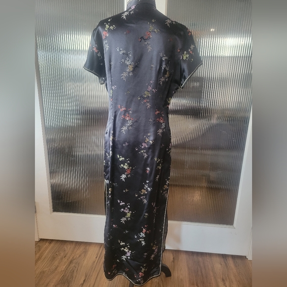 Handmade Oriental Dress - Picture 3 of 7